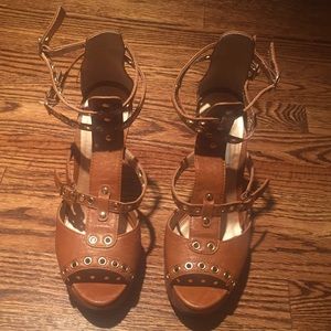 steve madden platform heel double buckle. Size 7